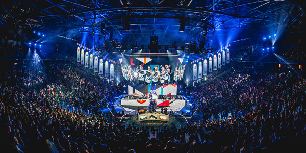 Международная федерация компьютерного спорта вернула российским командам возможность выступать с флагом и гимном Международная федерация компьютерного спорта вернула российским командам возможность выступать с флагом и гимном