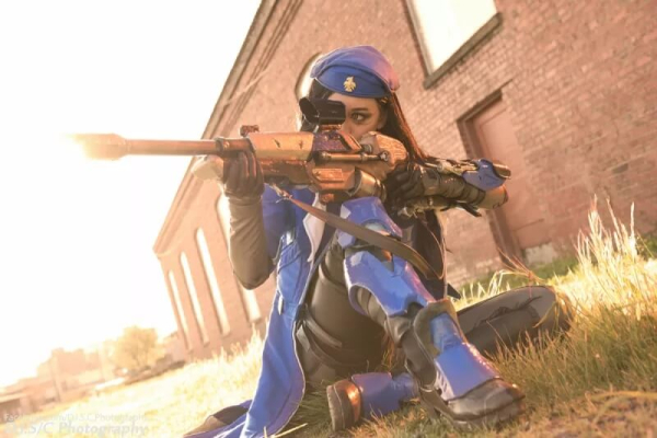 Капитан Амари из Overwatch, с отчетом за работу