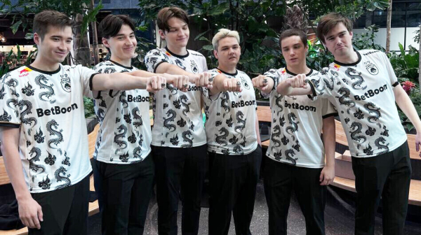 Игрокам Team Spirit вручили чемпионские перстни за победу на The International 2023 Игрокам Team Spirit вручили чемпионские перстни за победу на The International 2023