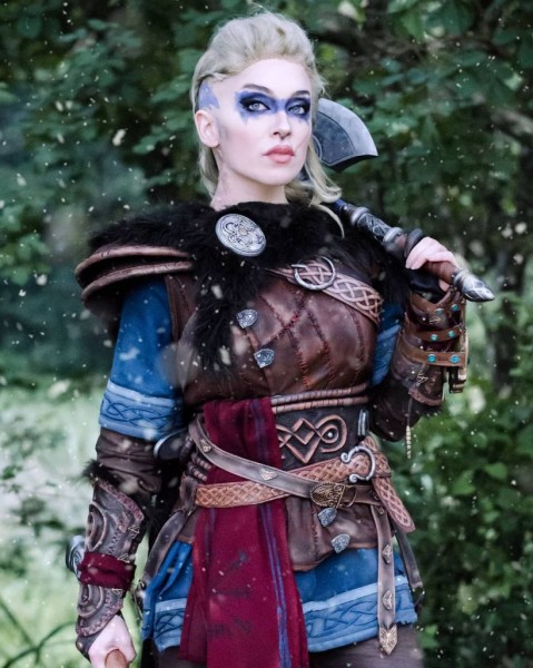 Лучший косплей Эйвор Варинсдоттер из Assassin’s Creed Valhalla Лучший косплей Эйвор Варинсдоттер из Assassin’s Creed Valhalla