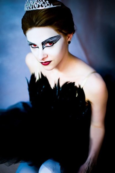 Кино-косплей: косплей Чёрного лебедя Кино-косплей: косплей Чёрного лебедя