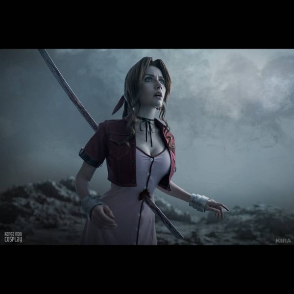 Невероятный косплей Аэрис и Зака из Final Fantasy VII Невероятный косплей Аэрис и Зака из Final Fantasy VII