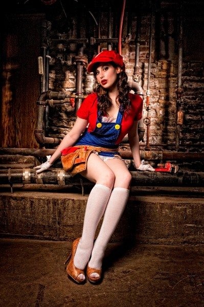 Меган Мари представляет косплей Супер Марио Меган Мари представляет косплей Супер Марио