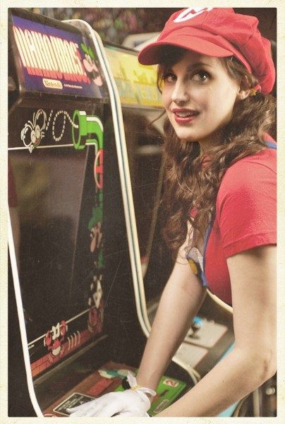 Меган Мари представляет косплей Супер Марио Меган Мари представляет косплей Супер Марио