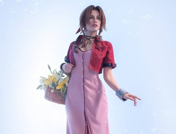 Невероятный косплей Аэрис и Зака из Final Fantasy VII Невероятный косплей Аэрис и Зака из Final Fantasy VII