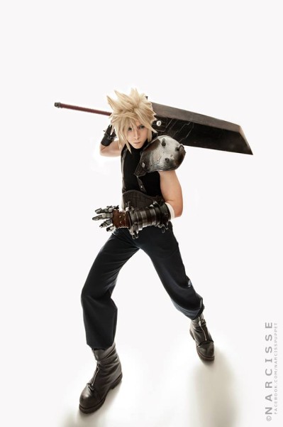 Очень хороший косплей на Final Fantasy VII Очень хороший косплей на Final Fantasy VII