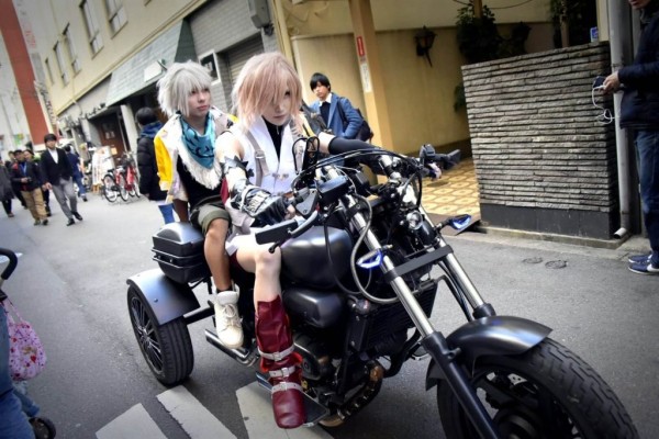 Косплееры снова наводнили Осаку Косплееры снова наводнили Осаку