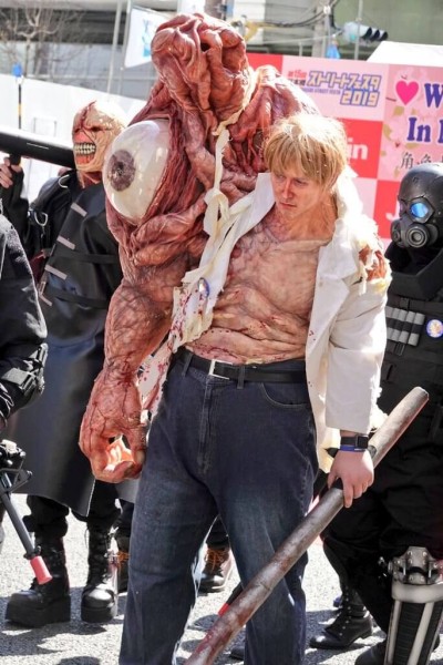 Косплееры снова наводнили Осаку Косплееры снова наводнили Осаку