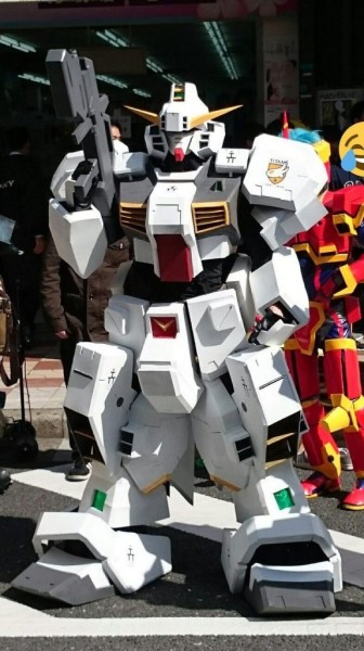 Косплееры снова наводнили Осаку Косплееры снова наводнили Осаку