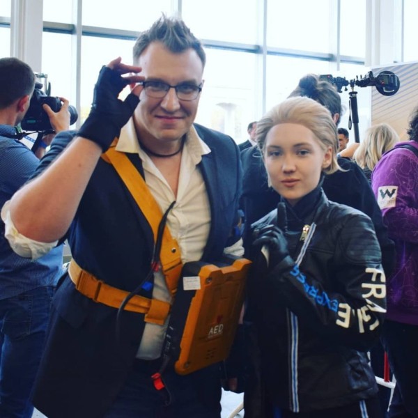 Косплей на Фрэджайл из Death Stranding Косплей на Фрэджайл из Death Stranding