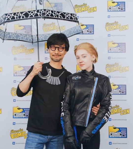 Косплей на Фрэджайл из Death Stranding Косплей на Фрэджайл из Death Stranding
