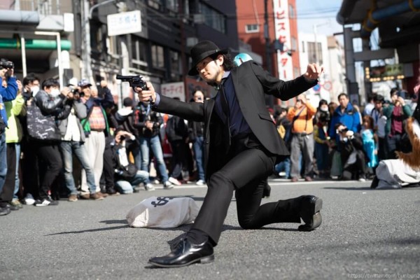 Косплееры снова наводнили Осаку Косплееры снова наводнили Осаку