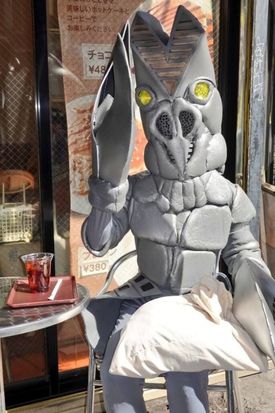 Косплееры снова наводнили Осаку Косплееры снова наводнили Осаку