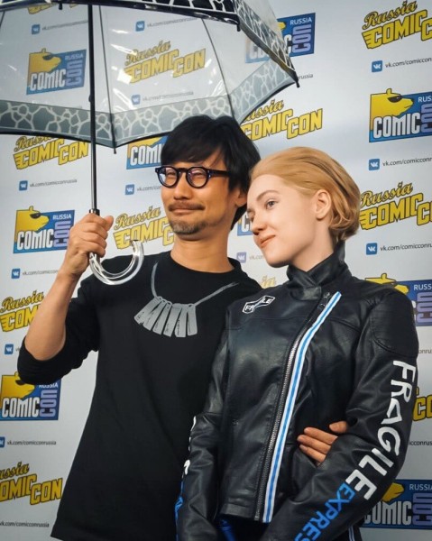 Косплей на Фрэджайл из Death Stranding Косплей на Фрэджайл из Death Stranding