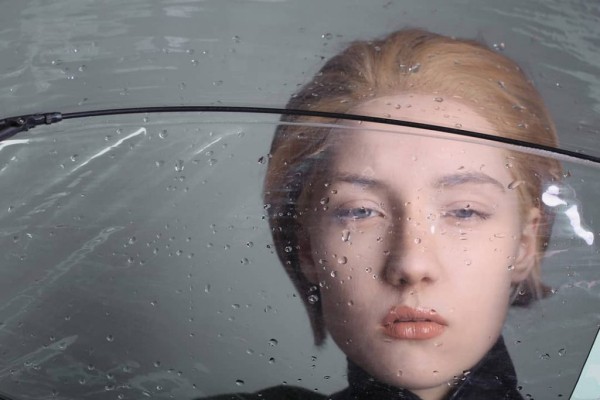 Косплей на Фрэджайл из Death Stranding Косплей на Фрэджайл из Death Stranding