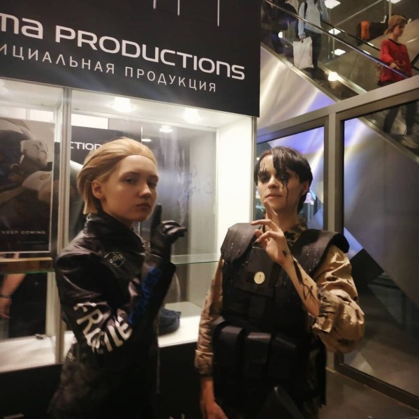 Косплей на Фрэджайл из Death Stranding Косплей на Фрэджайл из Death Stranding