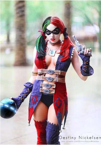Харли Квинн завершает тематическую неделю косплея Харли Квинн завершает тематическую неделю косплея