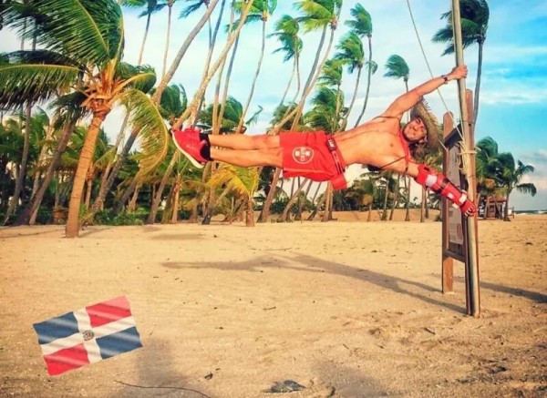 Маккри спешит на помощь Маккри спешит на помощь