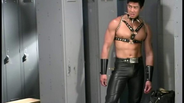 Косплей порно мема привлёк толпу и охранника Косплей порно мема привлёк толпу и охранника