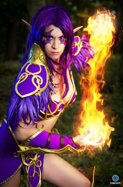 Победа в её руках: мистический косплей ночного эльфа-друида из Warcraft Победа в её руках: мистический косплей ночного эльфа-друида из Warcraft