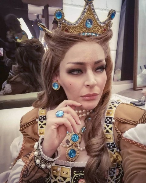 Лучший косплей Анны Генриетты из Ведьмака 3 Лучший косплей Анны Генриетты из Ведьмака 3