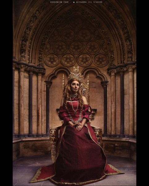 Лучший косплей Анны Генриетты из Ведьмака 3 Лучший косплей Анны Генриетты из Ведьмака 3