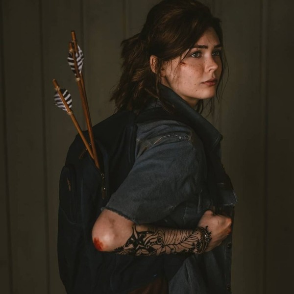 Лучший косплей на Элли из The Last Of Us 2 Лучший косплей на Элли из The Last Of Us 2