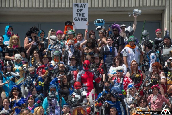 Целая толпа косплейщиков по Overwatch Целая толпа косплейщиков по Overwatch