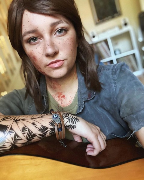 Лучший косплей на Элли из The Last Of Us 2 Лучший косплей на Элли из The Last Of Us 2