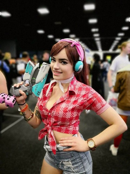 Аделаида имеет у себя довольно удивительных косплееров Аделаида имеет у себя довольно удивительных косплееров