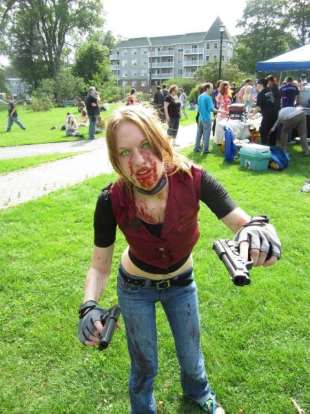 Косплей на Resident Evil: множество лиц Клэр Редфилд Косплей на Resident Evil: множество лиц Клэр Редфилд