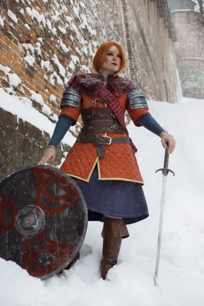Ведьмак 3 – “косплей, пылающий сквозь снег” Ведьмак 3 – “косплей, пылающий сквозь снег”