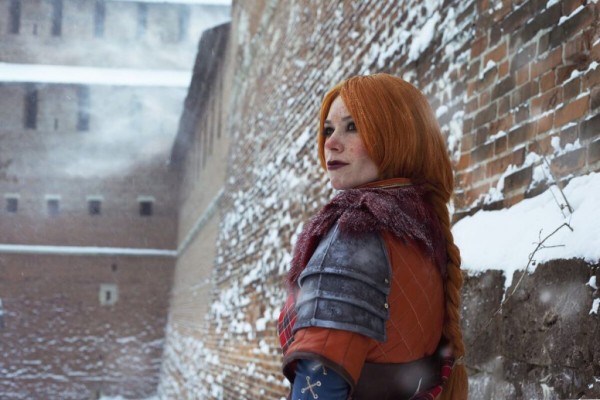 Ведьмак 3 – “косплей, пылающий сквозь снег” Ведьмак 3 – “косплей, пылающий сквозь снег”