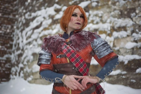 Ведьмак 3 – “косплей, пылающий сквозь снег” Ведьмак 3 – “косплей, пылающий сквозь снег”