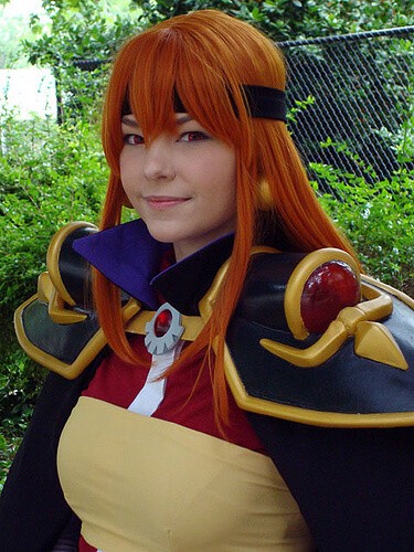 Марида в роли Лины Инверс — косплей аниме-сериала «Рубаки» Марида в роли Лины Инверс — косплей аниме-сериала «Рубаки»
