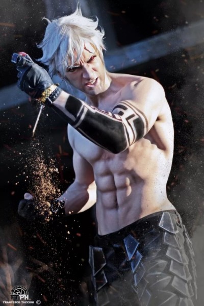 Косплей Nier с небольшой разницей Косплей Nier с небольшой разницей