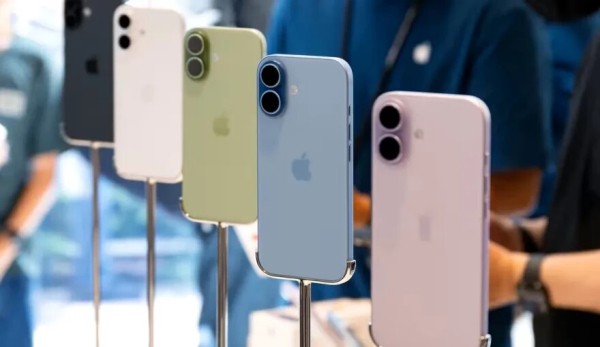 Apple сокращает объемы производства iPhone Air Apple сокращает объемы производства iPhone Air