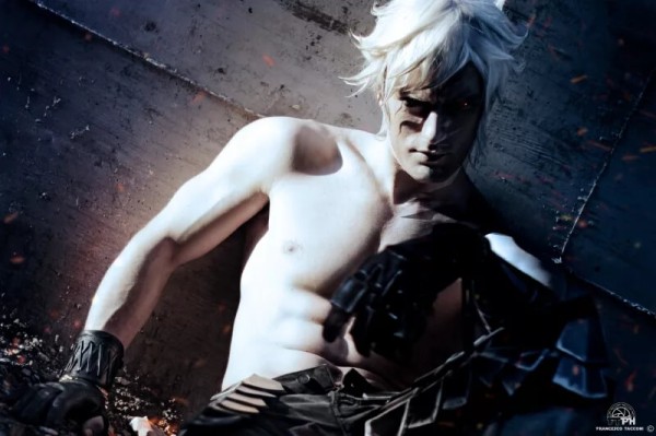 Косплей Nier с небольшой разницей Косплей Nier с небольшой разницей