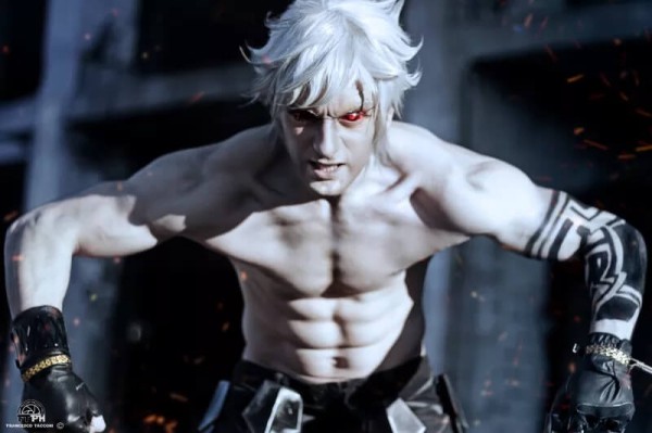 Косплей Nier с небольшой разницей Косплей Nier с небольшой разницей