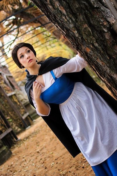 Косплей Белль из мульфильма «Красавица и Чудовище» Косплей Белль из мульфильма «Красавица и Чудовище»