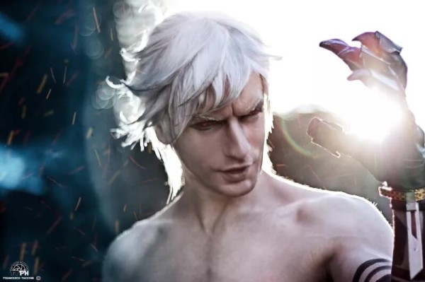 Косплей Nier с небольшой разницей Косплей Nier с небольшой разницей