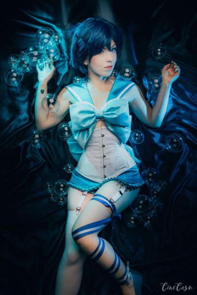 Взрослый косплей на Сейлор Мун Взрослый косплей на Сейлор Мун